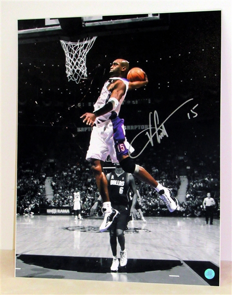 Vince Carter Signed Toronto Raptors Dunking 16x20 Photo (Flawed)