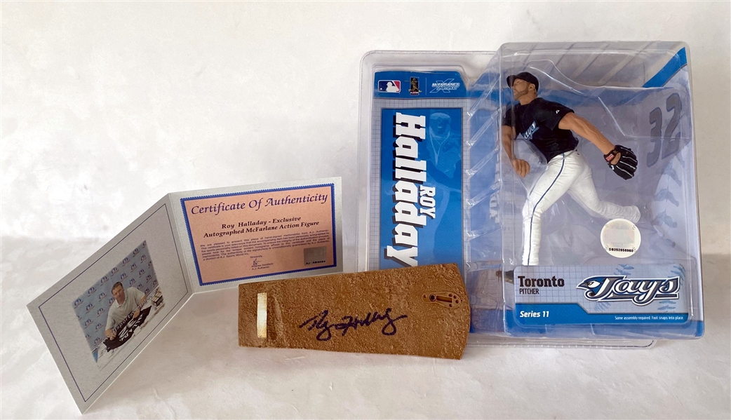 Roy Halladay Toronto Blue Jays Autographed 2005 Series 11 McFarlane Action Figure