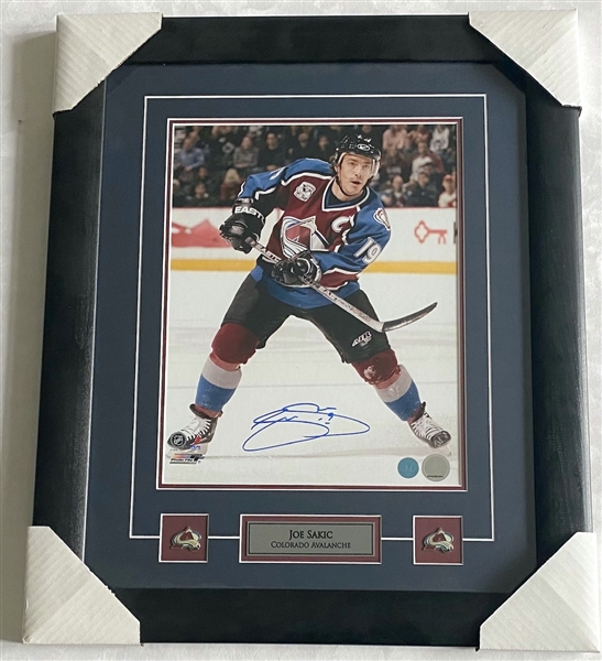 Joe Sakic Colorado Avalanche Signed 19x23 Display Frame