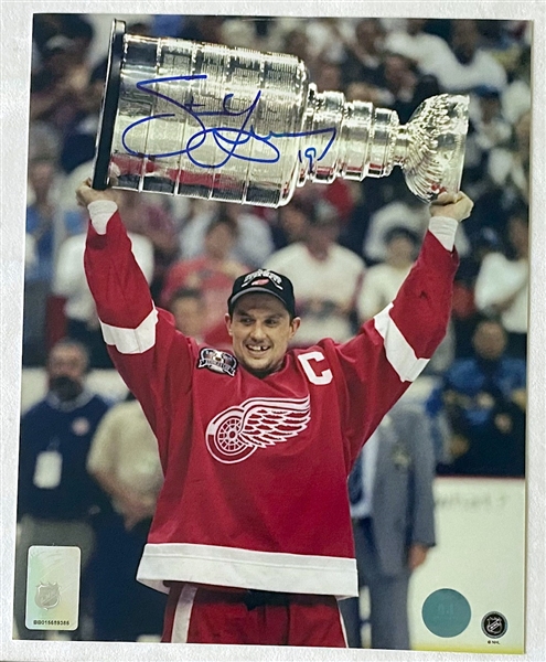 Steve Yzerman Detroit Red Wings Signed Stanley Cup Celebration 8x10 Photo (Flawed)