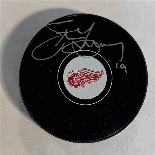 Steve Yzerman Autographed Detroit Red Wings Hockey Puck (Flawed)