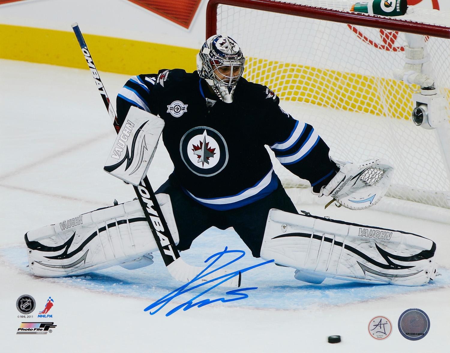 Ondrej Pavelec Signed Winnipeg Jets Goalie 11x14 Photo