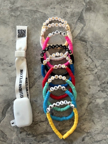 Taylor Swift Toronto Eras Concert Light Up Wristband & 9 Friendship Bracelets