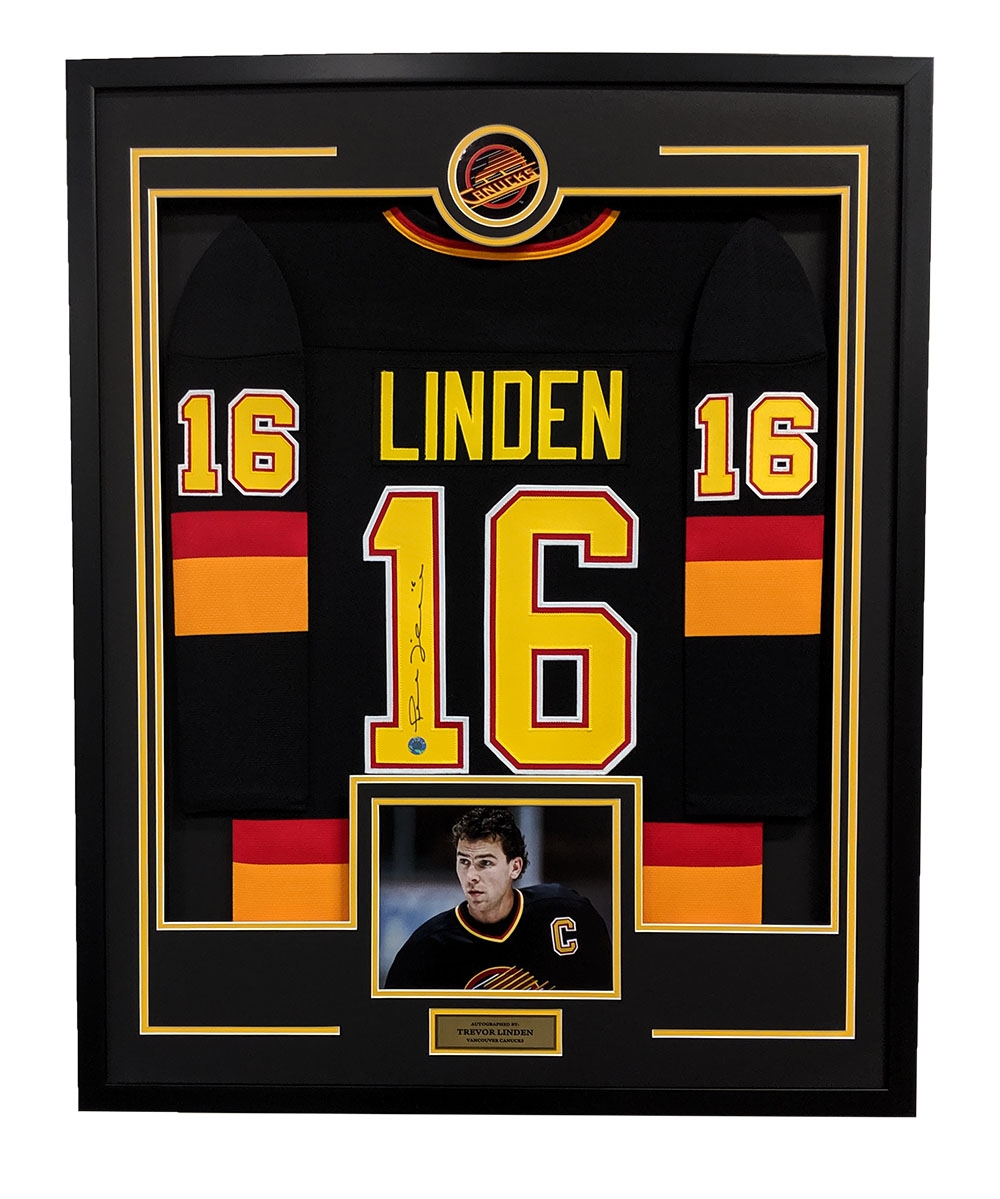 Trevor Linden Vancouver Canucks Signed Puck Logo 36x44 Jersey Frame