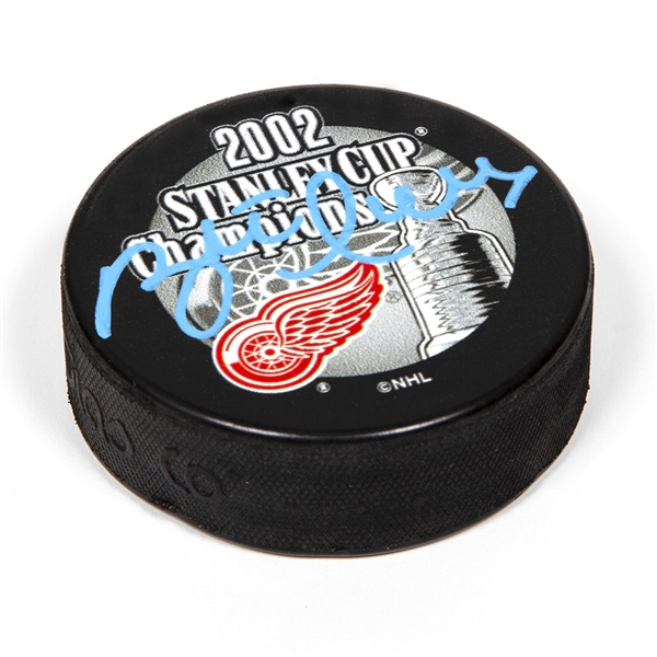 Brett Hull Detroit Red Wings Autographed 2002 Stanley Cup Puck