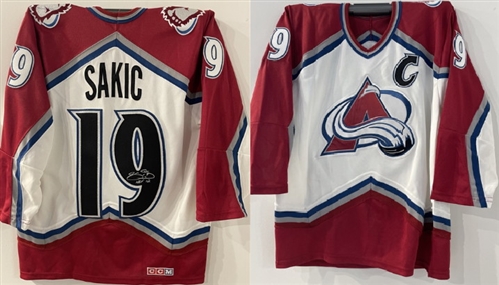 Joe Sakic Colorado Avalanche Signed CCM Teamwear Jersey with Hall of Fame Note