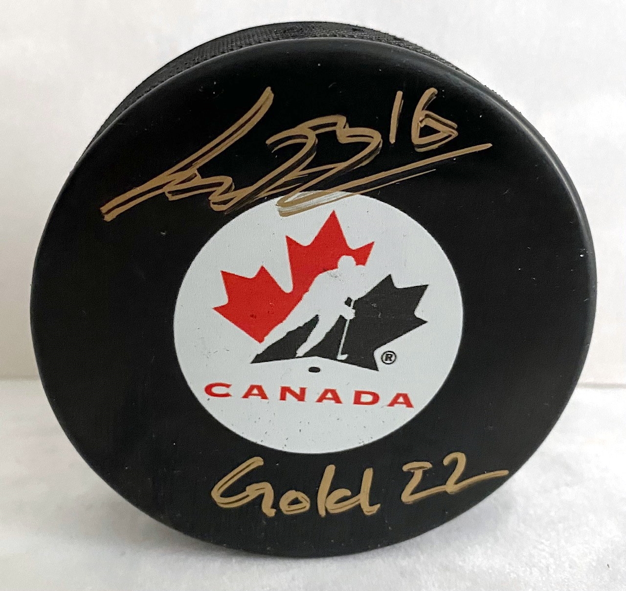 Connor Bedard Team Canada Signed World Juniors Puck with Gold 22 Note