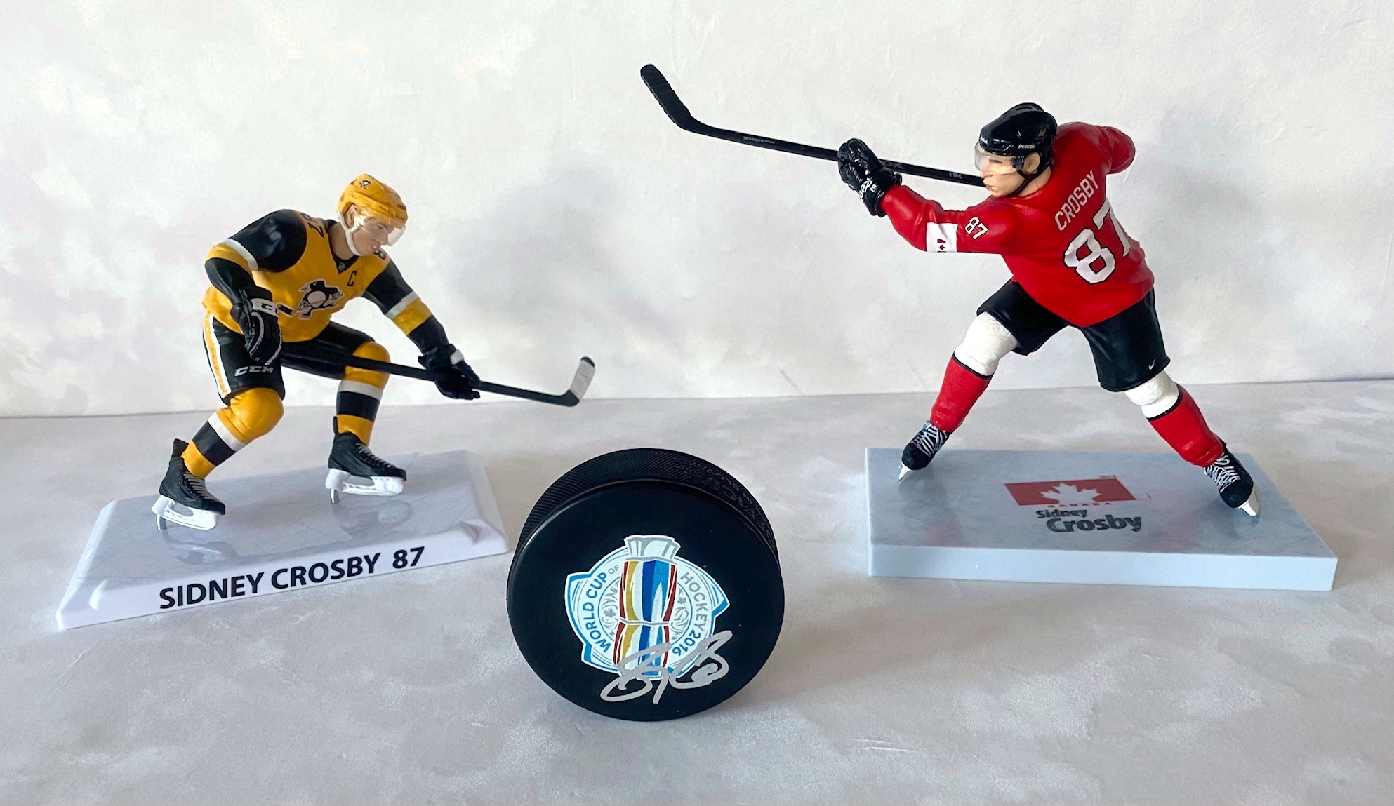 Sidney Crosby Signed World Cup of Hockey Puck + 2 Figurines - Beckett