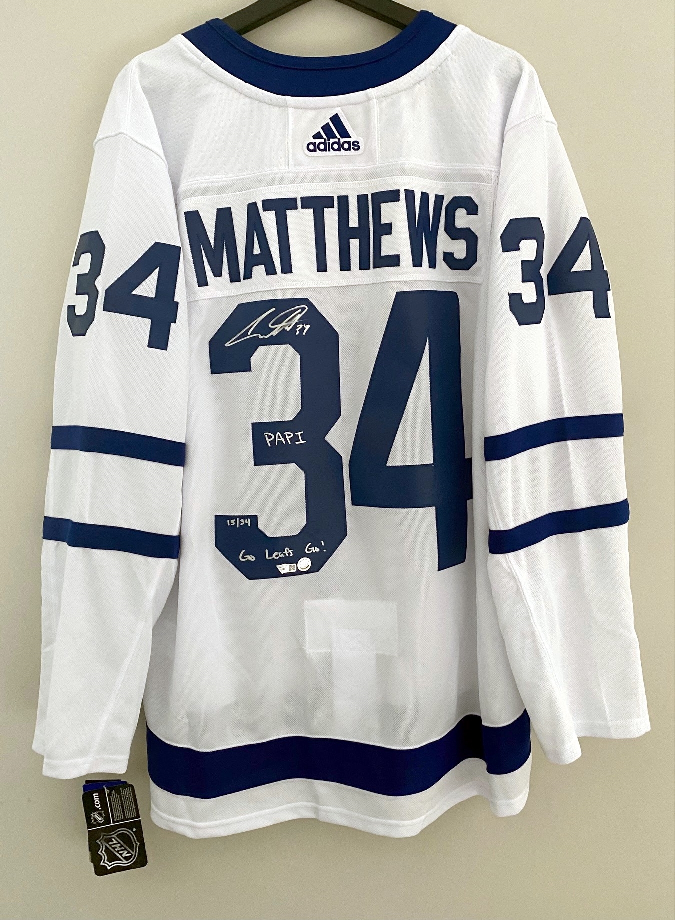 Auston Matthews Toronto Maple Leafs Signed Adidas Jersey with PAPI Go Leafs Go! Note #15/34 - Fanatics