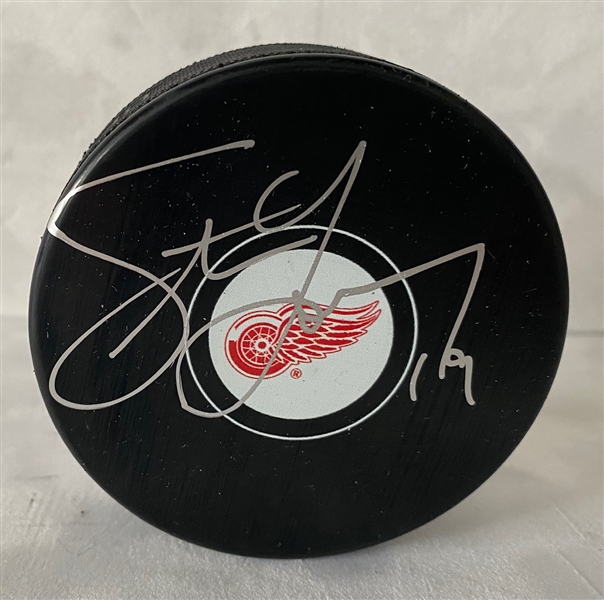 Steve Yzerman Detroit Red Wings Signed Hockey Puck