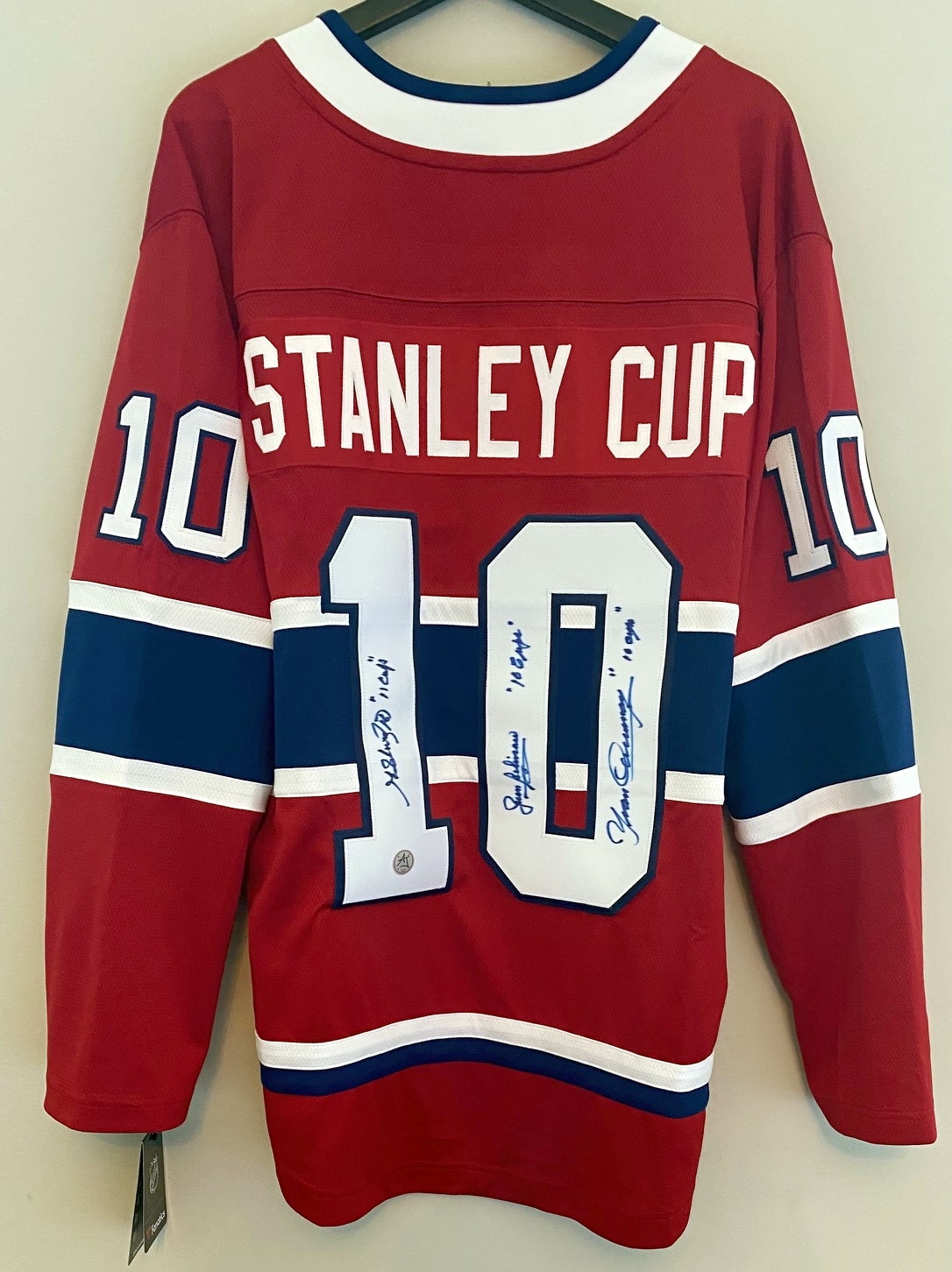 Jean Beliveau, Henri Richard & Yvan Cournoyer Signed Montreal Canadiens 10 Cups Club Jersey with Notes