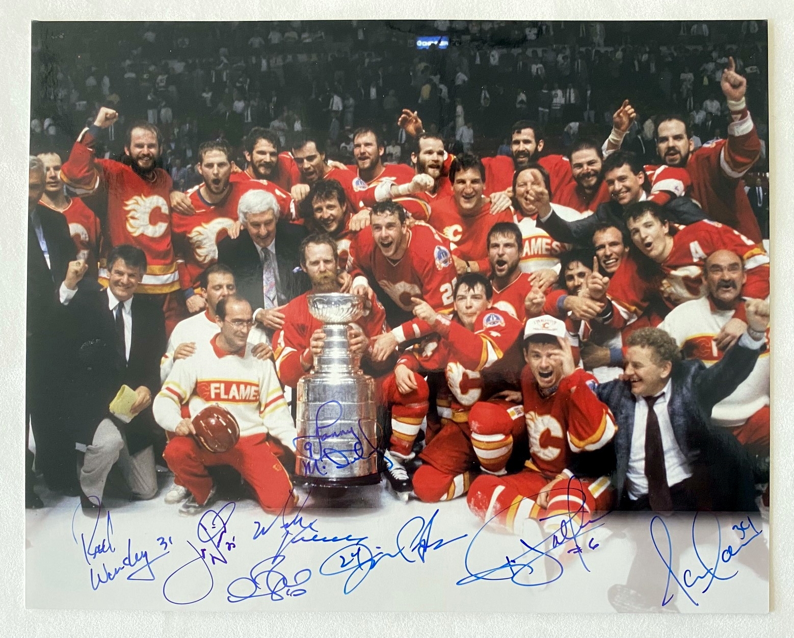 1989 Calgary Flames 8 Signature Stanley Cup Team Signed 8x10 Photo