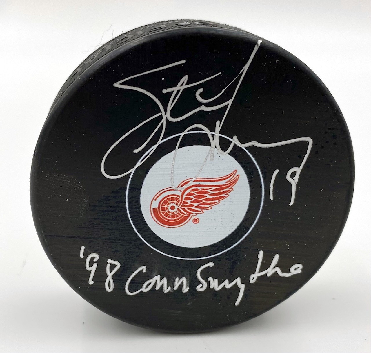 Steve Yzerman Detroit Red Wings Signed Puck with 98 Conn Smythe Note