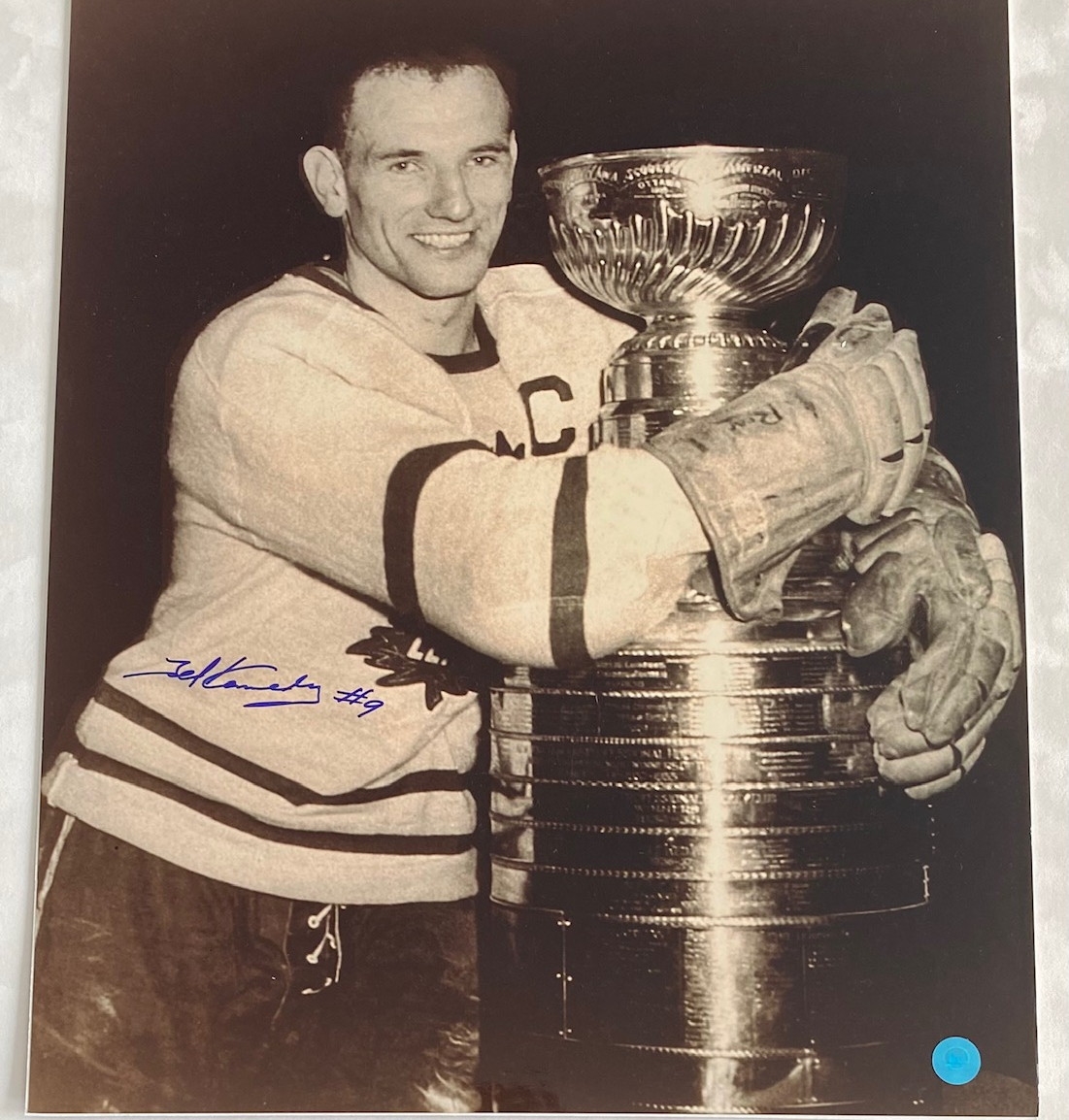 Ted Kennedy Signed Toronto Maple Leafs 16x19 Stanley Cup Hugging Photo (Mounted)