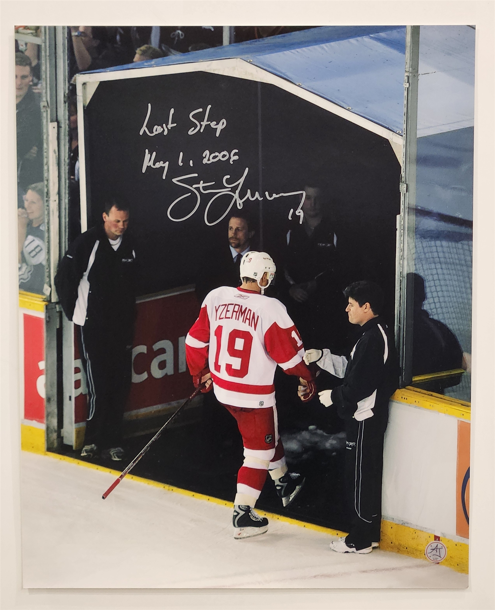 Steve Yzerman Detroit Red Wings Signed & Inscribed Last Step 16x20 Photo