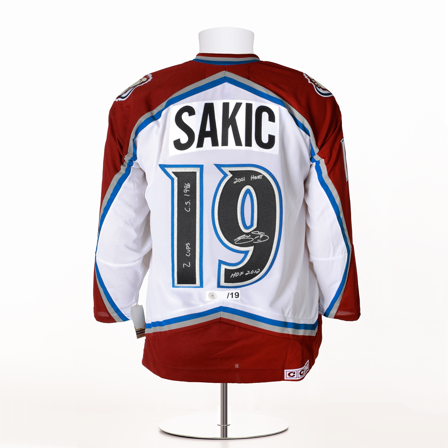 Joe Sakic Signed Colorado Avalanche Vintage CCM Jersey with Stats #11/19