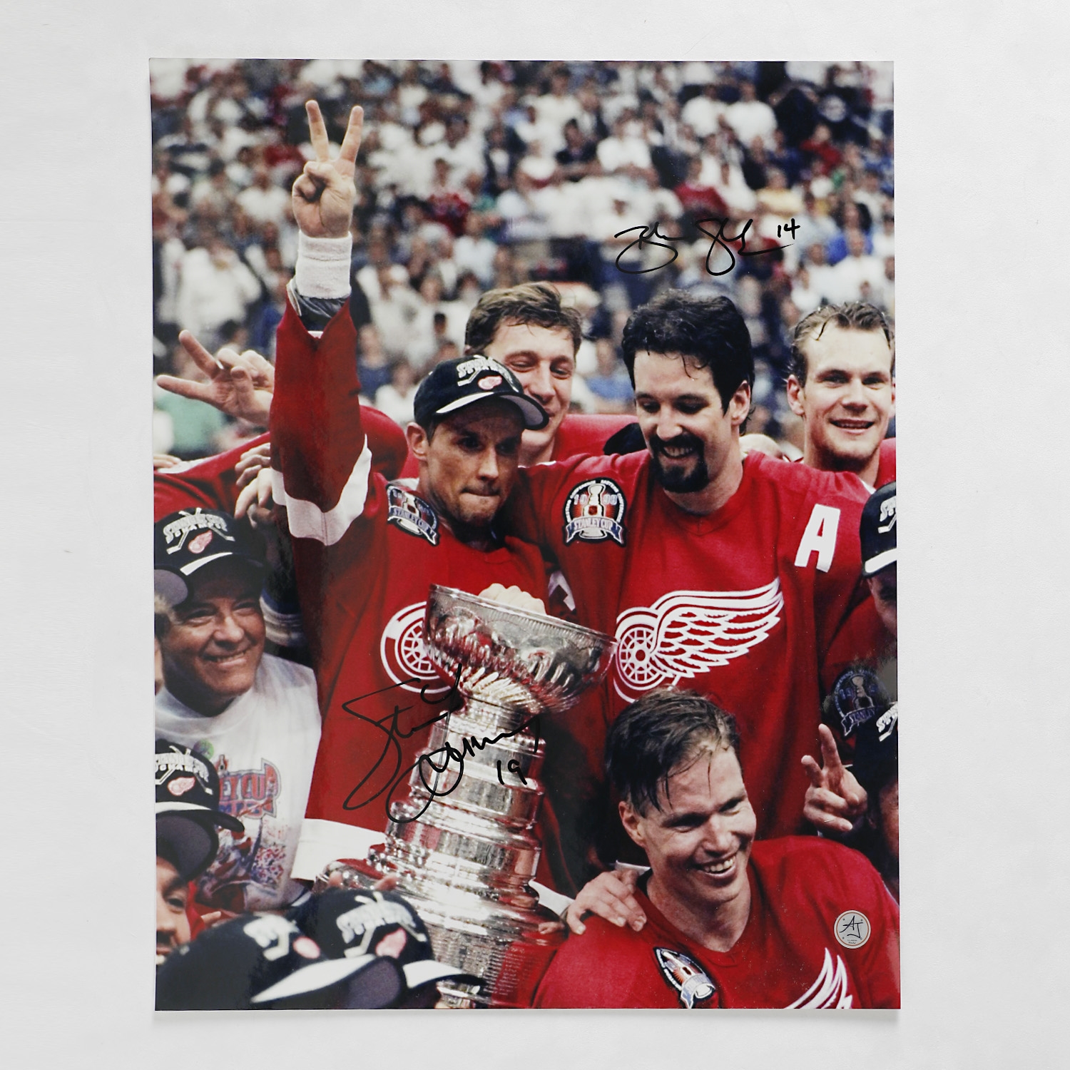 Steve Yzerman & Brendan Shanahan Signed Detroit Red Wings 1998 Cup 16x20 Photo