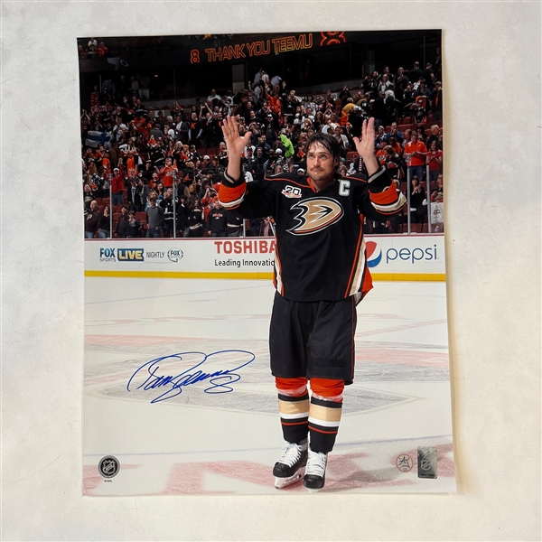 Teemu Selanne Autographed Anaheim Ducks Final Game Farewell 16x20 Photo