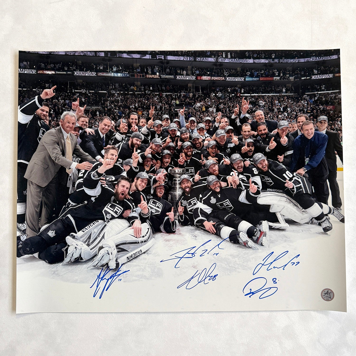 Los Angeles Kings 2012 Stanley Cup Team 5 Player Signed 16x20 Photo