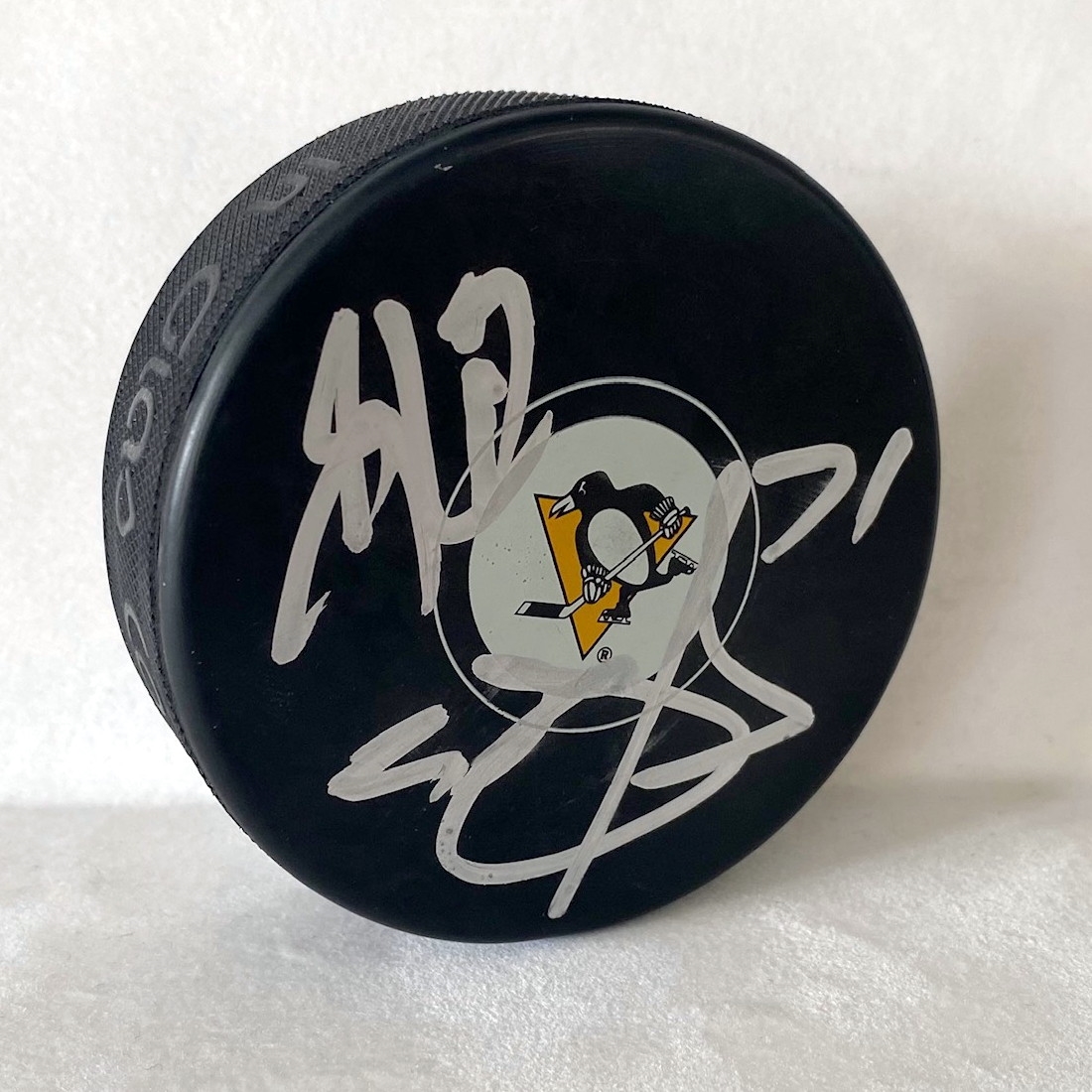 Sidney Crosby & Evgeni Malkin Dual Signed Pittsburgh Penguins Hockey Puck