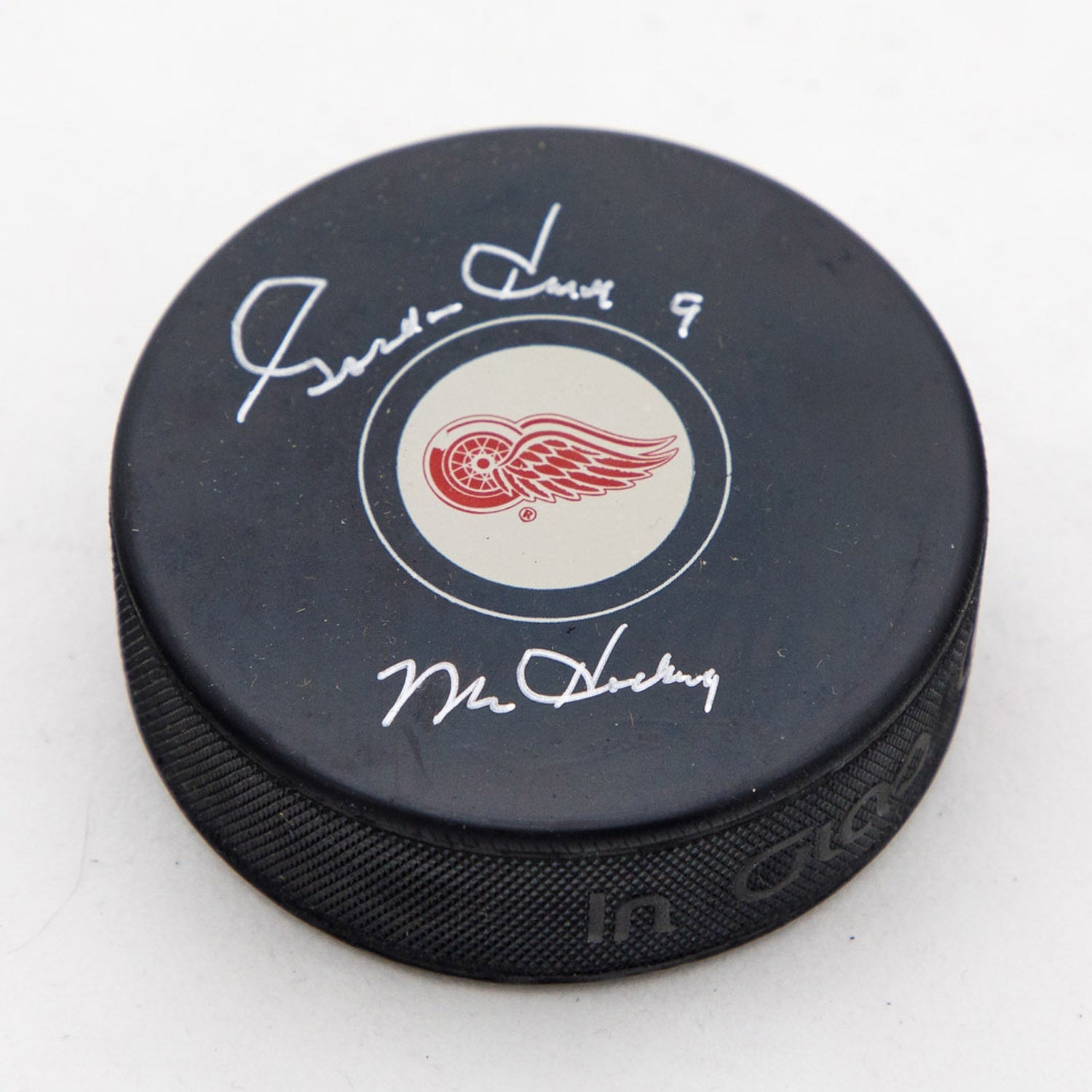 Gordie Howe Signed Detroit Red Wings Hockey Puck with Mr Hockey Note