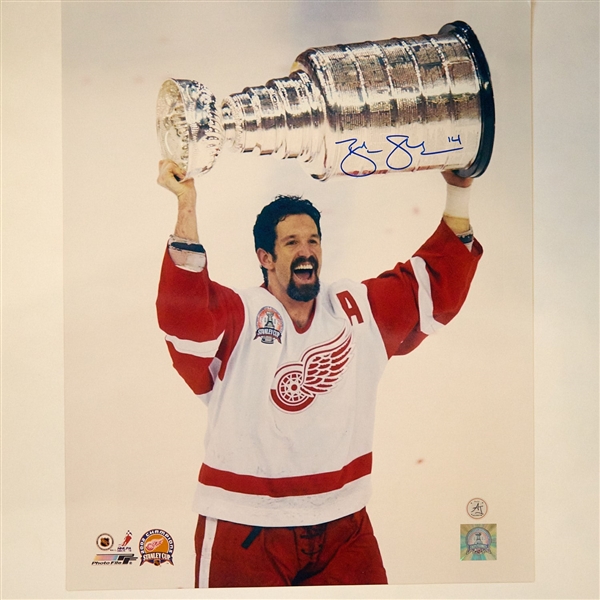 Brendan Shanahan Signed Detroit Red Wings 2002 Stanley Cup 16x20 Photo