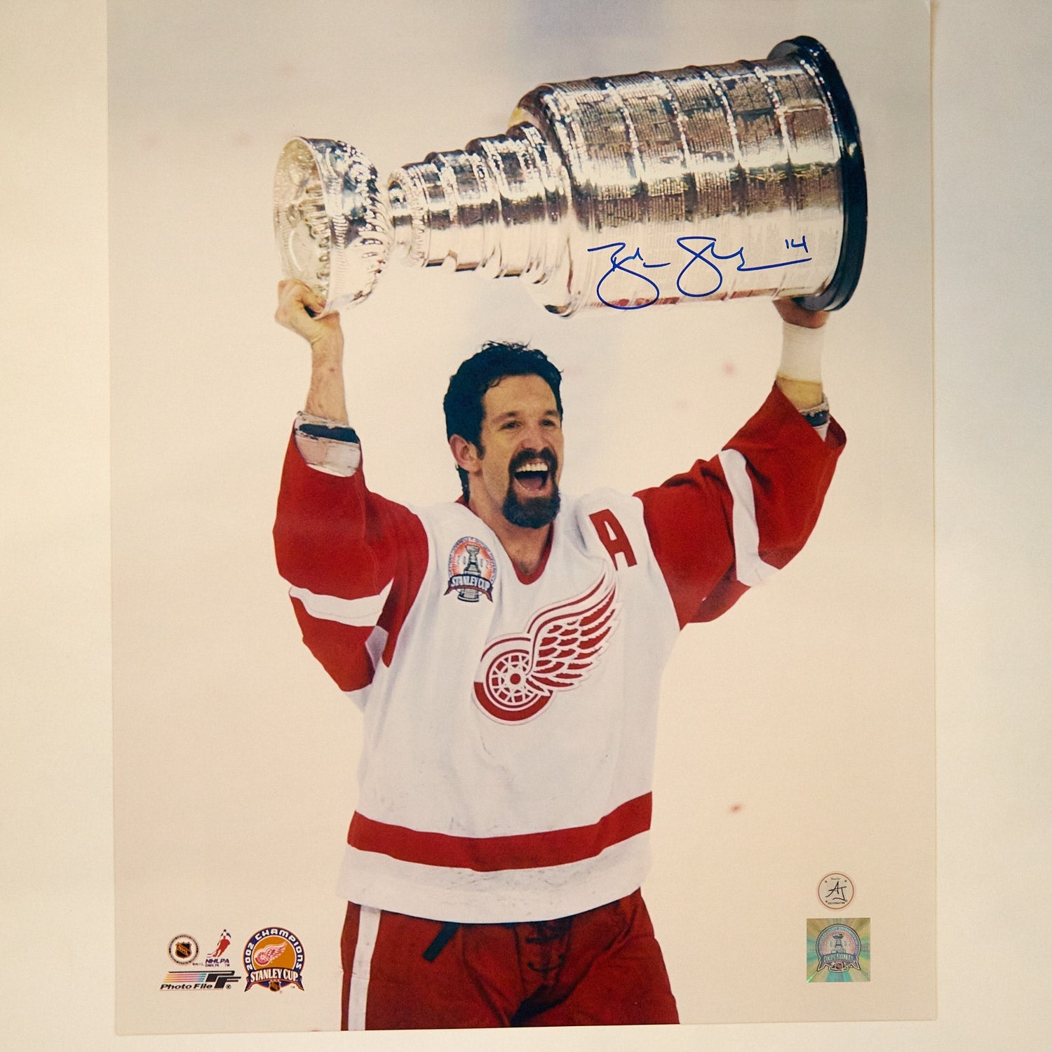 Brendan Shanahan Signed Detroit Red Wings 2002 Stanley Cup 16x20 Photo