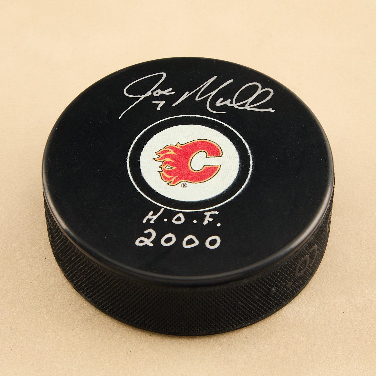 Joe Mullen Signed Calgary Flames Hockey Puck with HOF Note